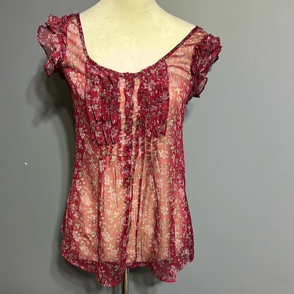 Converse sleeveless top size small 100 % polyester
